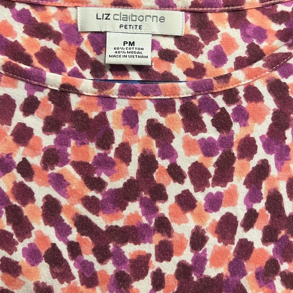Petite Liz Claiborne medium top, abstract design GUC - Picture 1 of 4